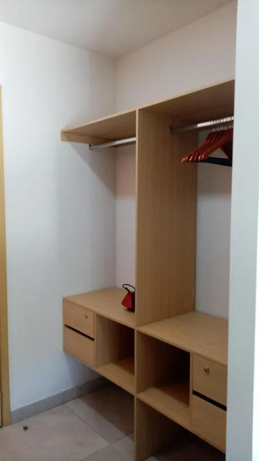 Livup Students Residences 아파트호텔 과달라하라